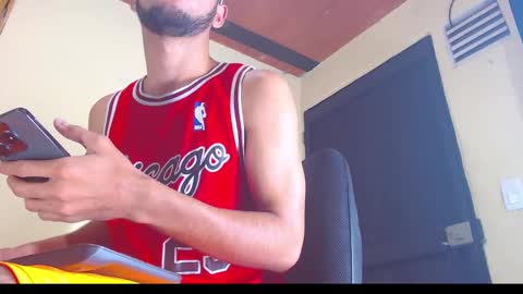 Snapshot of jhon_malo chatting on 10/28/25, 03:43 jhon_malo online show from 10/28/25, 03:43