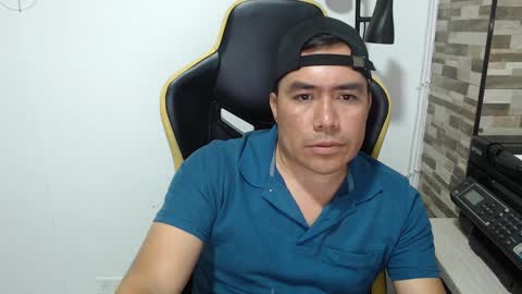 Snapshot of jhonatan_morales chatting on 10/10/25, 12:53 jhonatan_morales online show from 10/10/25, 12:53