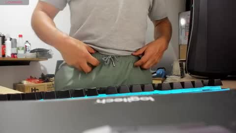 Snapshot of jhonatan_morales_s chatting on 10/14/25, 05:41 jhonatan_morales_s online show from 10/14/25, 05:41