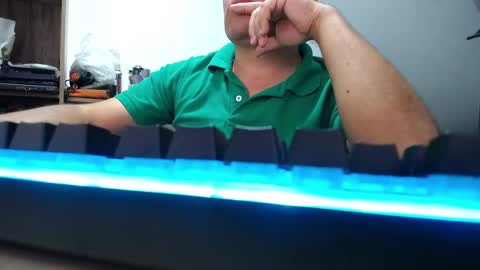 Snapshot of jhonatan_morales_s chatting on 11/23/25, 05:51 jhonatan_morales_s online show from 11/23/25, 05:51