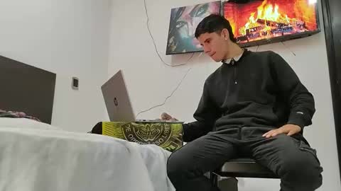 Snapshot of jhongrey2 chatting on 01/29/25, 03:15 jhon online show from 01/29/25, 03:15
