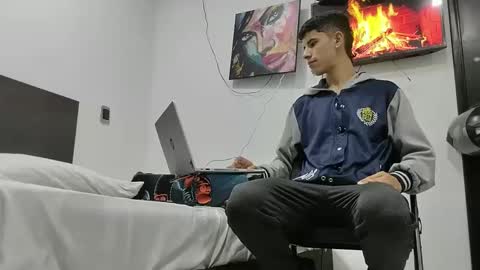 Snapshot of jhongrey2 chatting on 02/12/25, 04:23 jhon online show from 02/12/25, 04:23