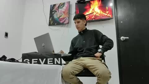Snapshot of jhongrey2 chatting on 02/24/25, 03:09 jhon online show from 02/24/25, 03:09