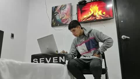 Snapshot of jhongrey2 chatting on 02/25/25, 04:21 jhon online show from 02/25/25, 04:21