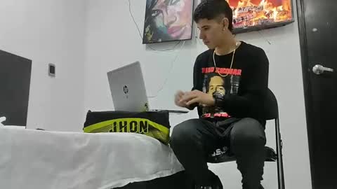 Snapshot of jhongrey2 chatting on 03/12/25, 12:04 jhon online show from 03/12/25, 12:04