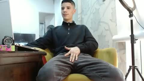 Snapshot of jhongrey2 chatting on 10/02/25, 08:38 jhon online show from 10/02/25, 08:38
