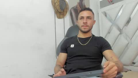 Snapshot of jhonny_flames7 chatting on 02/10/25, 03:57 jhonny online show from 02/10/25, 03:57