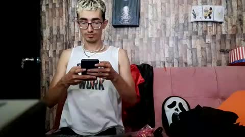 Snapshot of jhosuamoore chatting on 10/19/25, 06:52 Jhosuamoore online show from 10/19/25, 06:52