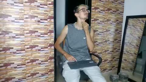 Snapshot of jhosuamoore chatting on 11/06/25, 11:55 Jhosuamoore online show from 11/06/25, 11:55