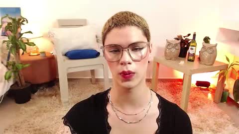 Jhuan Nhez online show from 10/22/25, 09:25