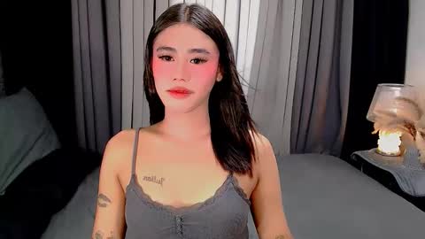 julie online show from 11/08/25, 02:23