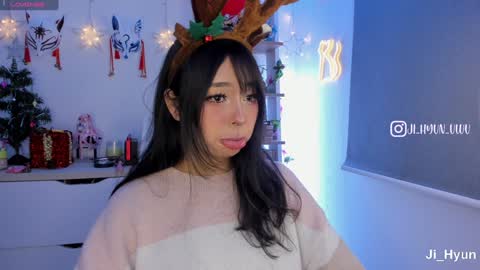 Snapshot of ji_hyun chatting on 12/14/24, 03:07 Ji online show from 12/14/24, 03:07