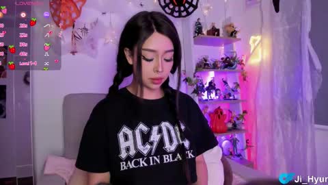 Ji  online show from 10/24/25, 01:46