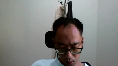 Snapshot of jiachi13 chatting on 01/01/25, 01:04 Alex online show from 01/01/25, 01:04