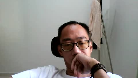 Snapshot of jiachi13 chatting on 01/03/25, 04:33 Alex online show from 01/03/25, 04:33