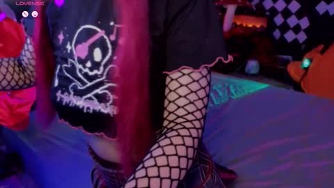    online show from 10/25/25, 01:02