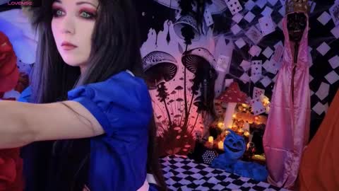    online show from 11/08/25, 03:07