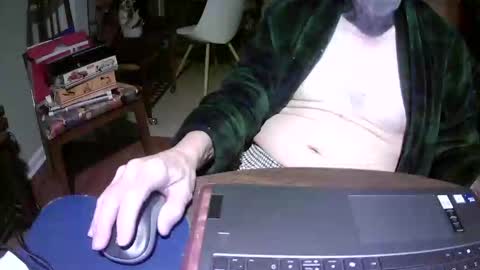 Snapshot of jimjr67 chatting on 11/17/25, 02:28 jimjr67 online show from 11/17/25, 02:28