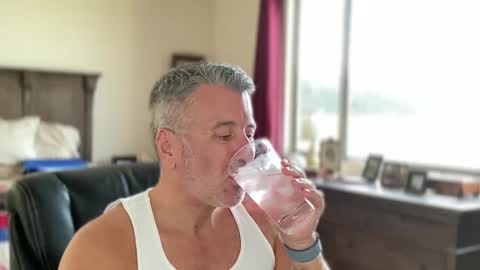 Snapshot of jimmyaaron chatting on 12/31/24, 09:39 Dad of Three online show from 12/31/24, 09:39