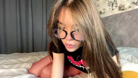 Jinny online show from 10/17/25, 06:32