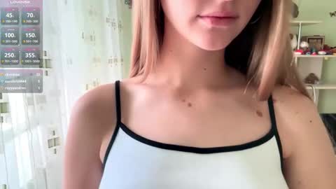 Jinny online show from 10/23/25, 07:40