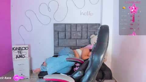 Snapshot of jisoo__ chatting on 11/18/25, 02:43 kim online show from 11/18/25, 02:43