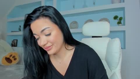 Juliee online show from 11/20/25, 07:46