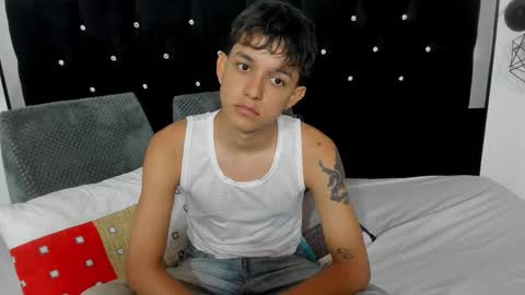 Snapshot of jisus_cat chatting on 12/01/25, 03:00 Jisus online show from 12/01/25, 03:00