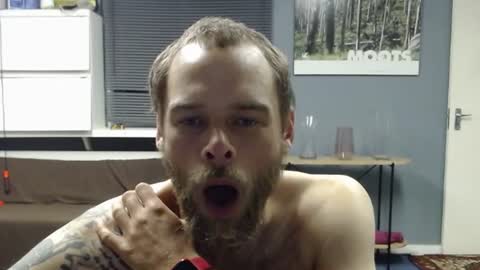 Snapshot of jjameson41 chatting on 11/04/25, 02:43 JamesJan van Rebel online show from 11/04/25, 02:43