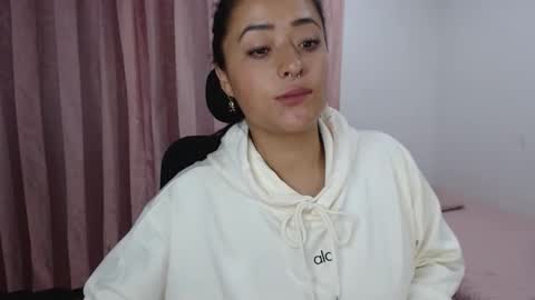 Snapshot of jjulietha95 chatting on 02/20/25, 02:18 Julieta online show from 02/20/25, 02:18