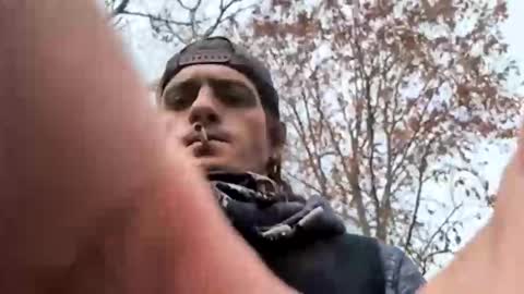 Snapshot of jklaydown chatting on 10/26/25, 04:35 jklaydown online show from 10/26/25, 04:35