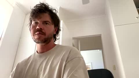 Snapshot of jmajick chatting on 01/25/25, 01:43 jmajick online show from 01/25/25, 01:43