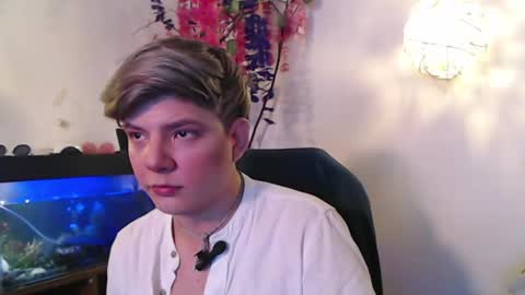 Snapshot of jnick_21 chatting on 12/13/24, 11:39 Nick online show from 12/13/24, 11:39