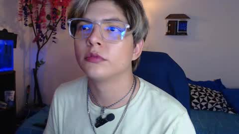 Snapshot of jnick_21 chatting on 02/14/25, 04:04 Nick online show from 02/14/25, 04:04