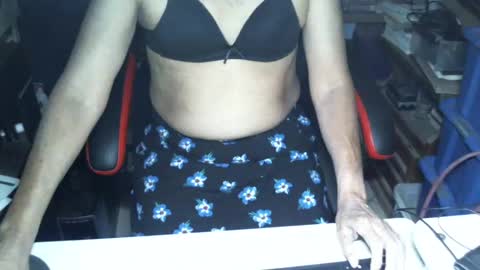 Snapshot of joanacd1 chatting on 10/17/25, 05:32 Joana online show from 10/17/25, 05:32