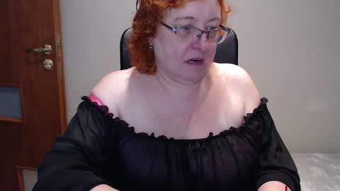 Snapshot of joannaandneighbour chatting on 01/14/25, 08:31 Joanna and Greg online show from 01/14/25, 08:31