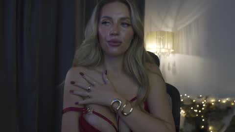 Snapshot of joannee chatting on 11/14/25, 12:42 Joanne online show from 11/14/25, 12:42