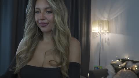 Snapshot of joannee chatting on 11/15/25, 01:47 Joanne online show from 11/15/25, 01:47