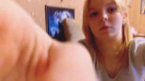 Snapshot of joannieherzberg chatting on 10/16/25, 07:15 Mila online show from 10/16/25, 07:15