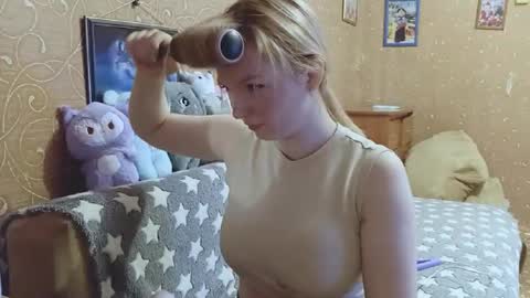 Snapshot of joannieherzberg chatting on 10/18/25, 10:05 Mila online show from 10/18/25, 10:05