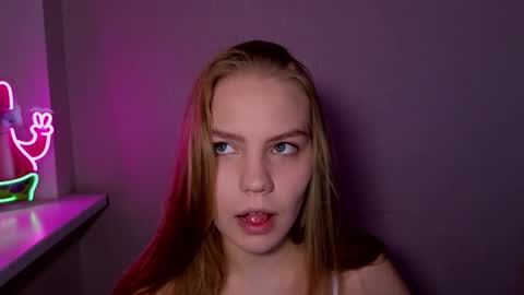 Snapshot of jodiewithgreen chatting on 09/11/25, 08:09 Jodie 3 returning TODAY online show from 09/11/25, 08:09