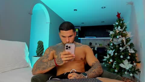 Snapshot of joe_esthetic chatting on 12/03/24, 11:13 joe_esthetic online show from 12/03/24, 11:13