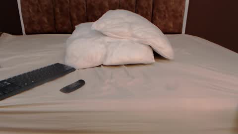 Snapshot of joecollins_ chatting on 09/26/25, 12:14 joecollins_ online show from 09/26/25, 12:14