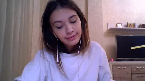 Jennifer online show from 10/28/25, 05:15