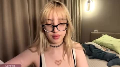 Amaya online show from 11/19/25, 04:07