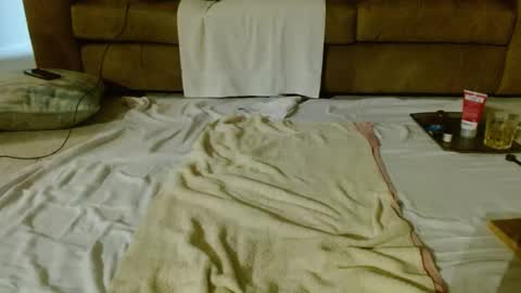 Snapshot of joepost321 chatting on 10/08/25, 03:48 joepost321 online show from 10/08/25, 03:48