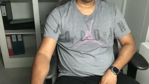 Snapshot of joeshades21 chatting on 10/28/25, 12:14 joeshades21 online show from 10/28/25, 12:14