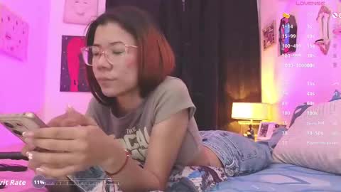 . Johanna Bennet Model Indepenent . online show from 11/08/25, 12:11