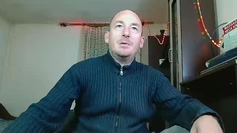 Snapshot of johanbarker chatting on 12/13/24, 10:51 Johan online show from 12/13/24, 10:51