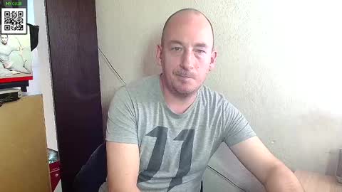 Snapshot of johanbarker chatting on 02/10/25, 02:16 Johan online show from 02/10/25, 02:16